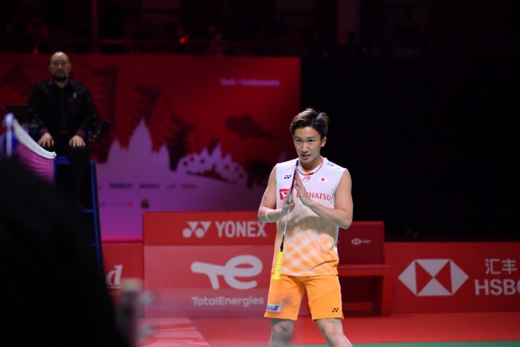 Mundur dari BWF World Tour Finals 2021, Momota Minta Maaf