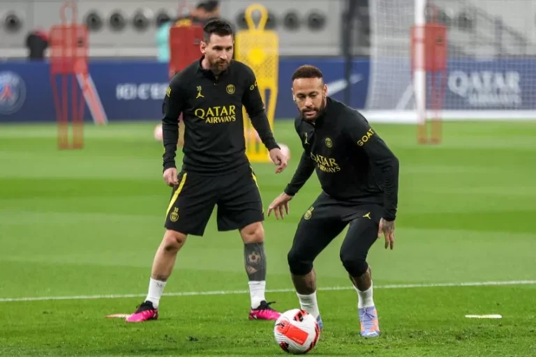 Lionel Messi Kena Skors, Neymar Diteror Fans