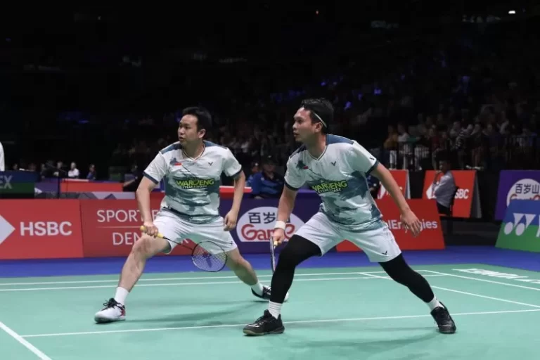 Taklukkan Ganda Putra Nomor 1 Dunia, Hendra/Ahsan Melaju di French Open