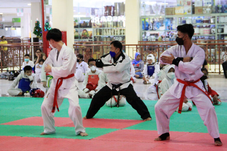 Tingkatkan Kemampuan Para Atlet, Taekwondo Kharisma Bangsa Gelar UKT
