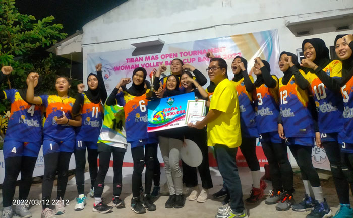 Tim Putri Batec Raih Tiga Gelar pada Tiban Mas Open Tournament Woman Volley Ball Cup Batam 2022