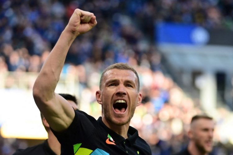 Edin Dzeko Berlabuh di Fenerbahce, Gajinya Rp 65,7 Miliar