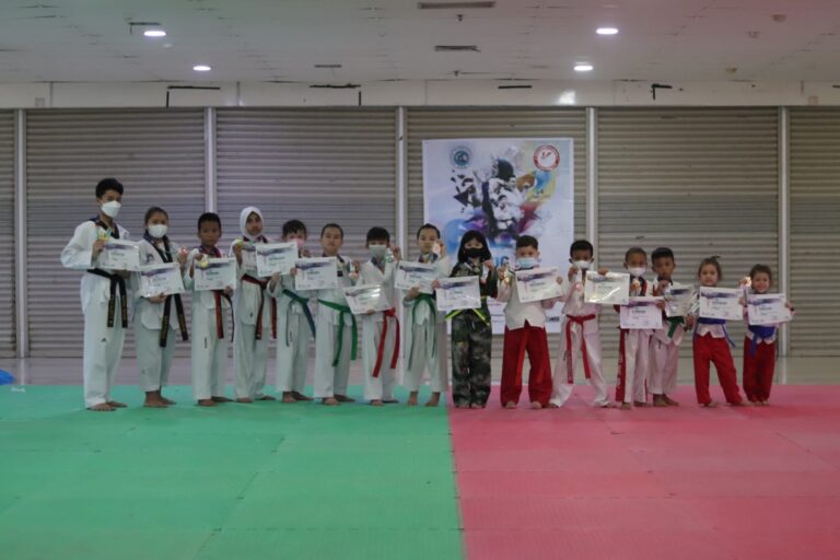 Atlet Taekwondo Kharisma Bangsa Borong 17 Medali di Kejuaraan STKDG International ePoomsae Championship 2022