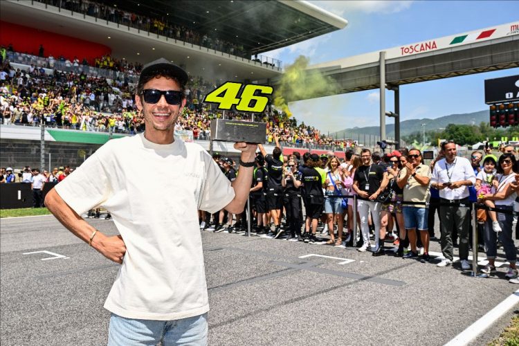 Milik Valentino Rossi, Nomor Start 46 Resmi Dipensiunkan dari MotoGP