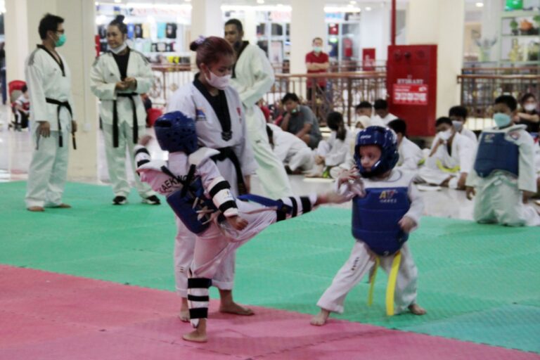 Taekwondoin Cilik Dominasi UKT Taekwondo Kharisma Bangsa