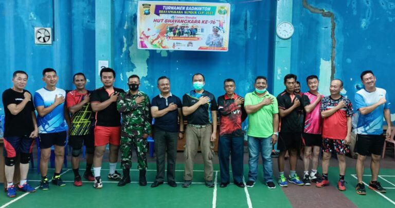 48 Ganda Putra Semarakan Turnamen Badminton Bhayangkara Kundur Cup