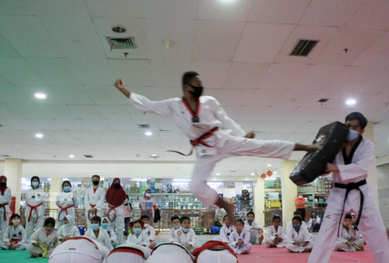 Bertekad Jadi Juara, Abdul Gigih Berlatih Taekwondo Sejak SD