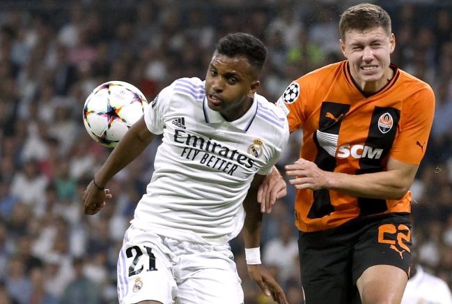 Real Madrid Tundukkan Shakhtar Donetsk 2-1, Mantap di Puncak Klasemen