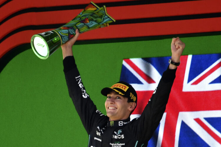 Hasil Balapan Formula 1 GP Brasil: Mercedes Naik Podium 1-2