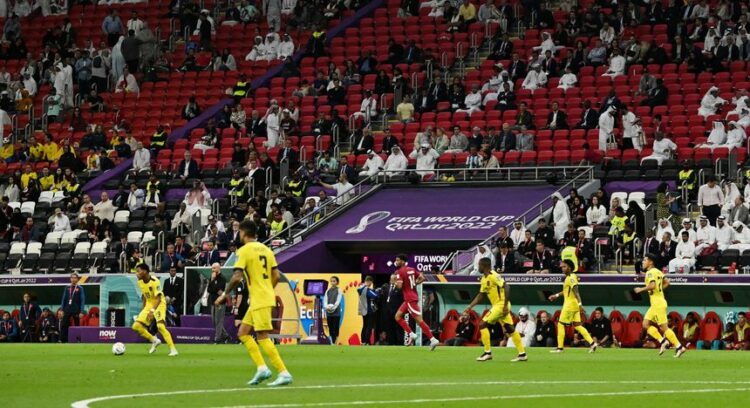 Qatar Kalah di Pertandingan Pembuka, Ribuan Fans Pulang di Tengah Laga