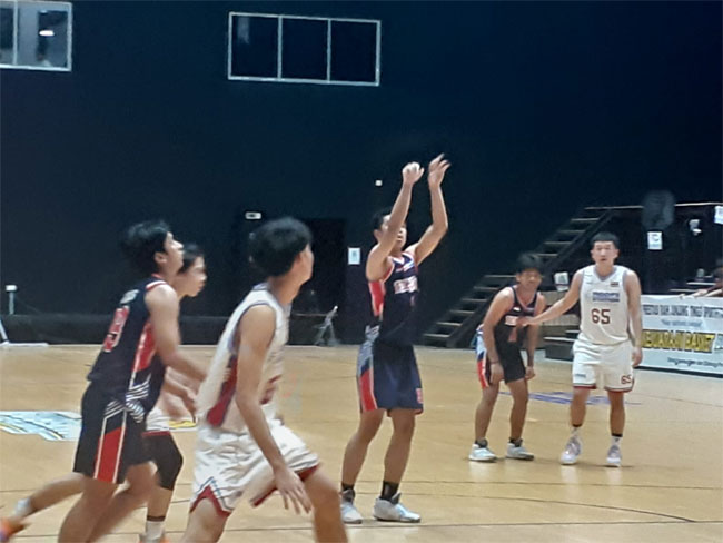 8 Tim Dari 4 Negara Ikuti Kejuaraan Bola Basket Gubernur Cup Kepri 2022
