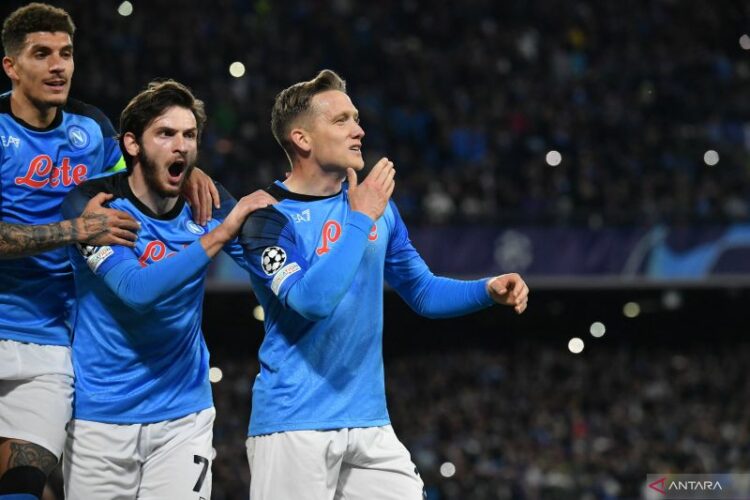 Napoli ke Perempat Final Usia Sikat Frankfurt dengan Agregat 5-0