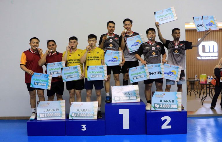 Kaharudin/Silmi Juara Batam Pos Badminton Tournament