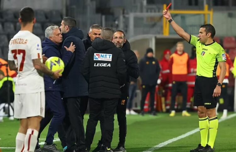 Roma Dikalahkan Cremonese, Jose Mourinho Dapat Kartu Merah