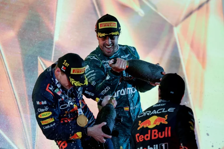 Verstappen Sebut Alonso Rival Paling Kompetitif di F1 2023