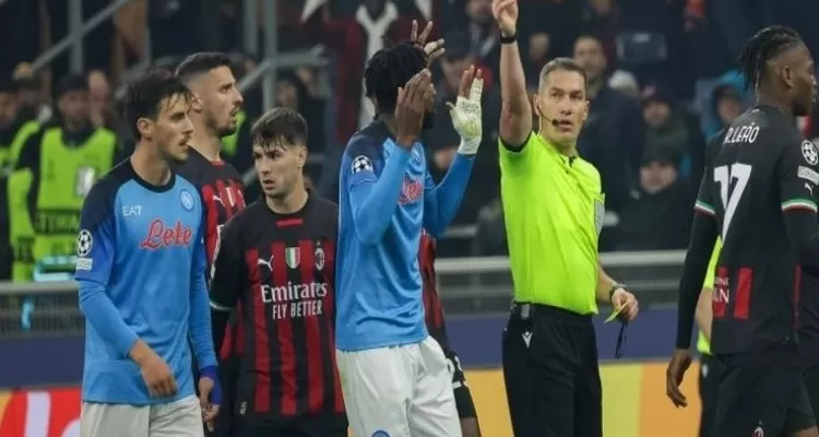 Kemenangan Tipis AC Milan atas Napoli Dirusak Kinerja Wasit