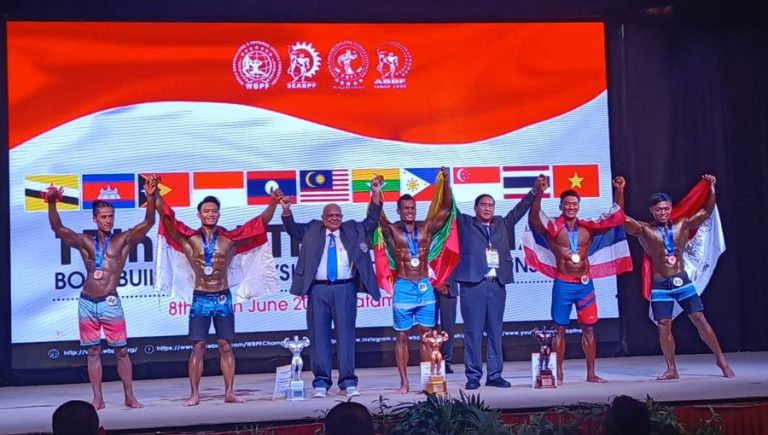 Binaragawan PBFI Batam Berhasil Meraih Medali Perak pada Ajang Internasional Asia di Kota Batam
