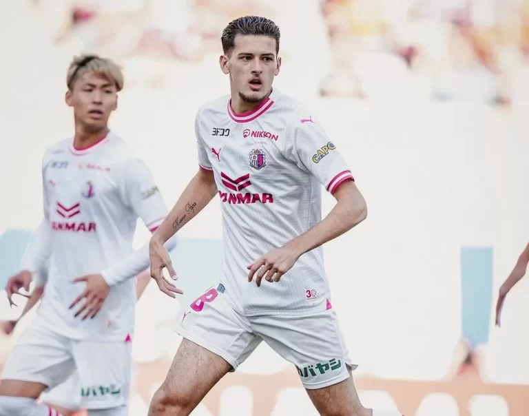Justin Hubner Cetak Sejarah Sebagai Pemain Pertama Indonesia yang Bermain di J1 League