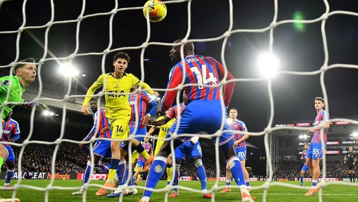 Pelatih Tottenham Hotspur Thomas Frank memuji mentalitas tim setelah kemenangan 1-0 atas Crystal Palace di Liga Inggris.